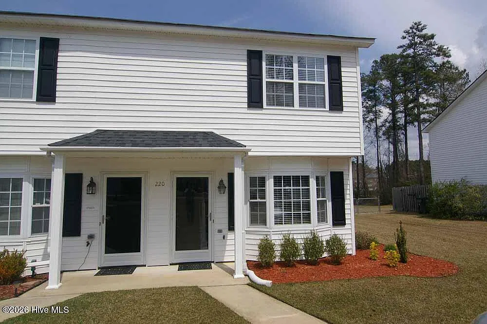 2 bed, 1.5 bath, $1,150 — Photo 1