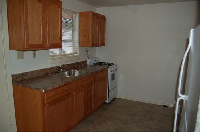 2nd image of 322 W Main St APT 8