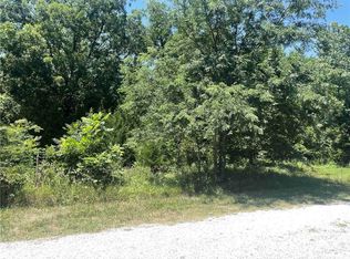 33 Itasca Ln, Linn Valley, KS 66040