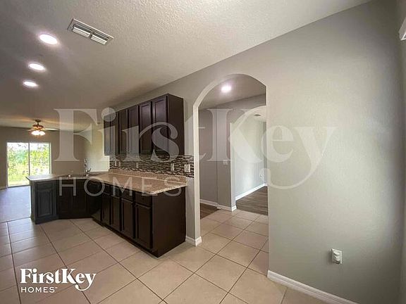 5th image of 836 Freedom Blvd