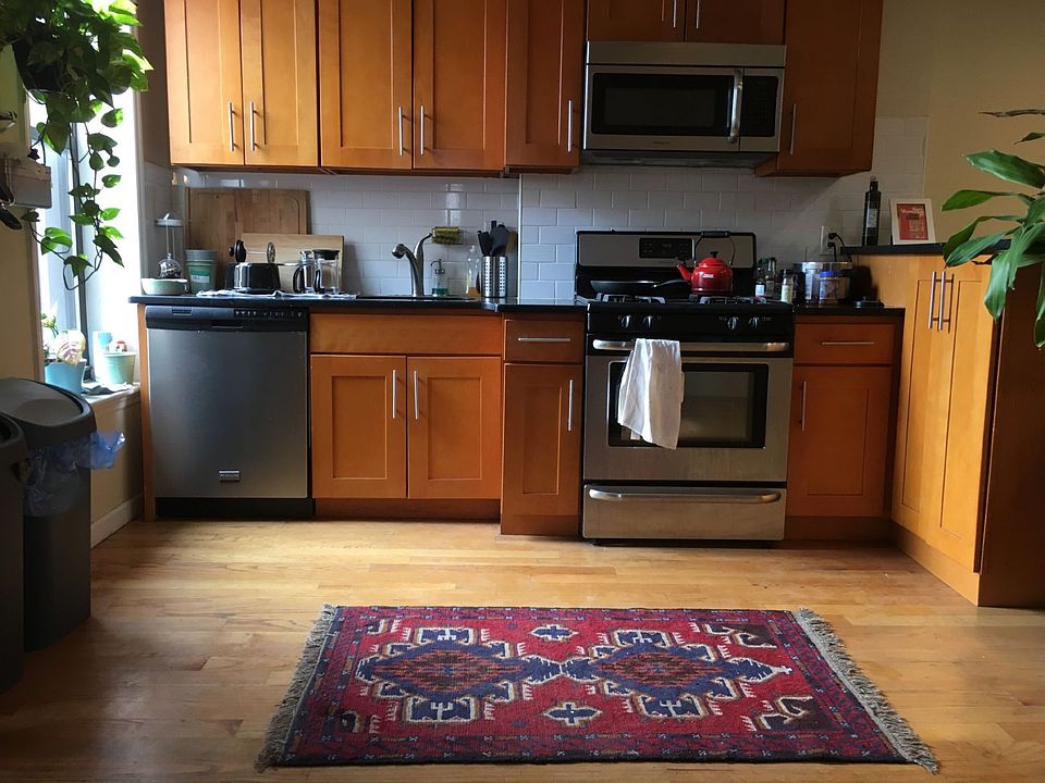 1st image of 206 18th St APT 2