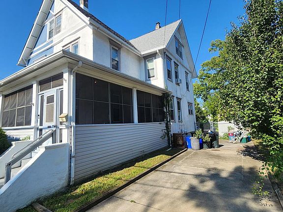 2nd image of 125 S Davis St