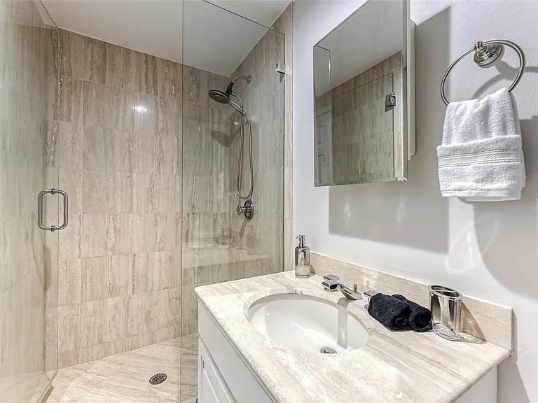 616 1st Key Dr — Photo 52
