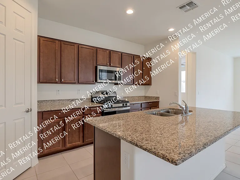 16614 W Shangri La Rd — Photo 7