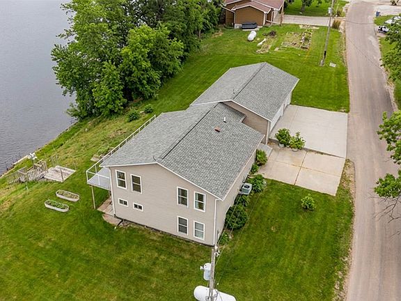5th image of 8104 Lakeshore Dr