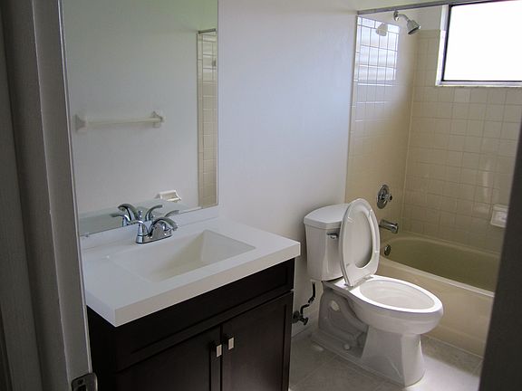 2nd image of 759 Moorland Ln