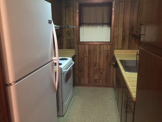 2nd image of 225 Leonard Dr