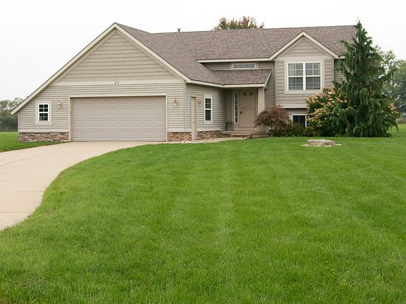 3rd image of 25 Horseshoe Ct