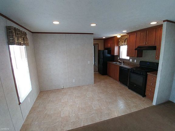 3rd image of 8 Saint George Dr