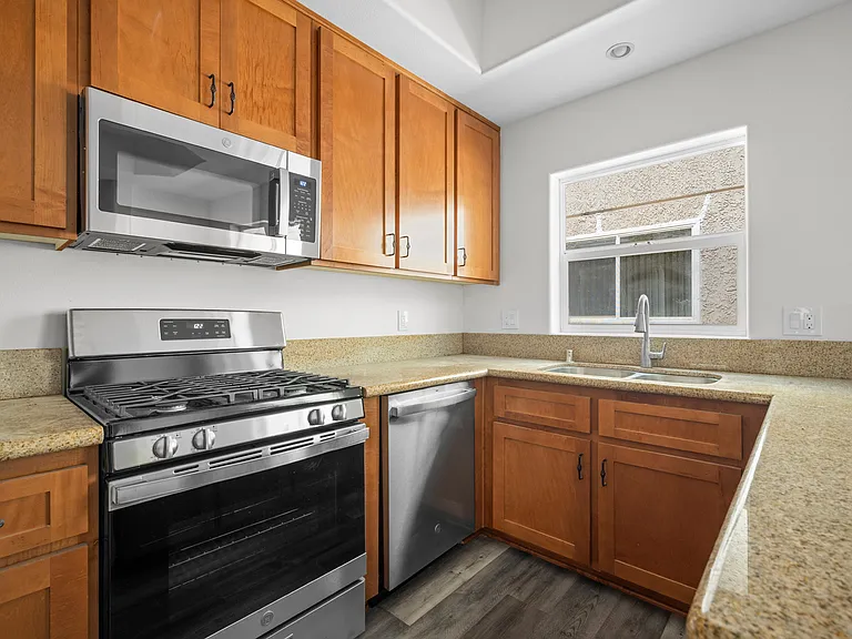 5521 Kester Ave #23 — Photo 11