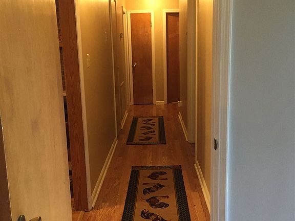 4th image of 712 Lucerne Dr