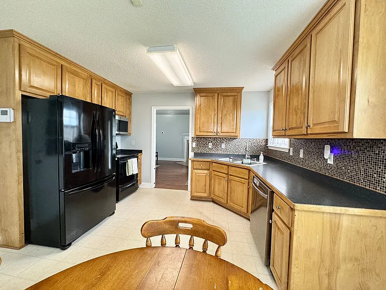 508 Covington Cv — Photo 10