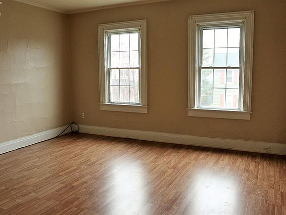 5th image of 308 McDonough St