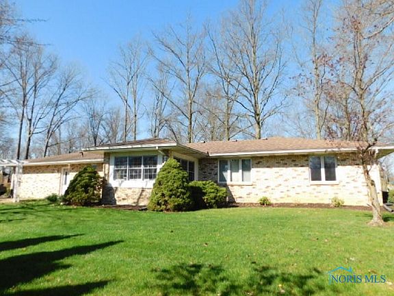 2nd image of 320 Blackthorn Dr