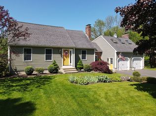 11 Hutchinson Rd, Sutton, MA 01590