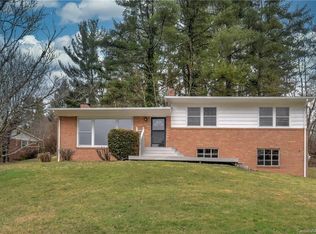 39 Rhoda St, Canton, NC 28716