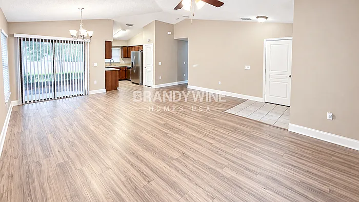 3 bed, 2.0 bath, 1452 sqft, $2,080 — Photo 4