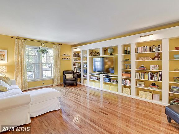 2nd image of 9311 Millbranch Pl