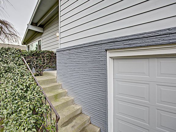 3rd image of 8409 SE Marigold St