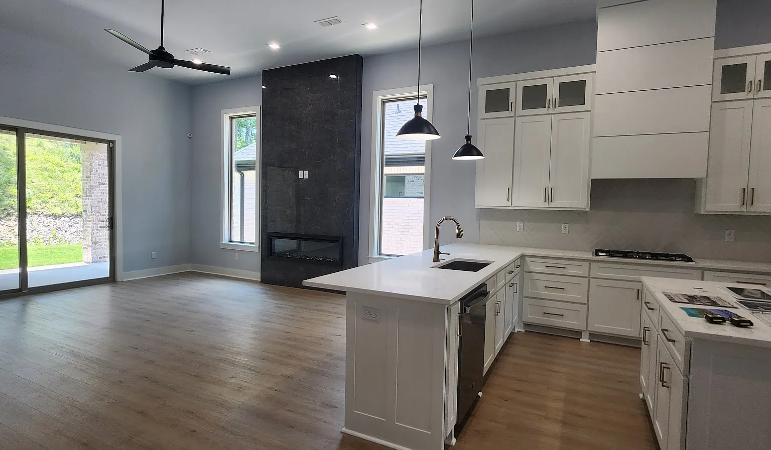 4 bed, 2710 sqft, $3,950 — Photo 3