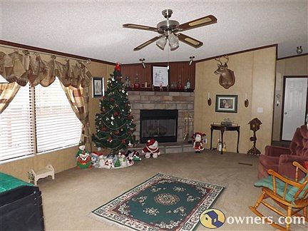 den /with gas or wood fireplace