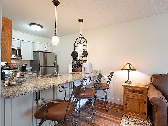 2nd image of 1001 Grandview Dr #17