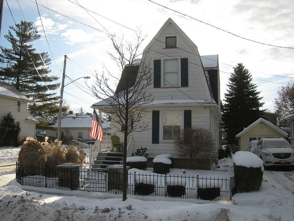 1st image of 135 W Gibson St
