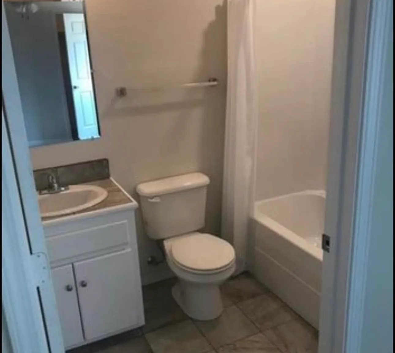 2 bed, 1000 sqft, $825 — Photo 4