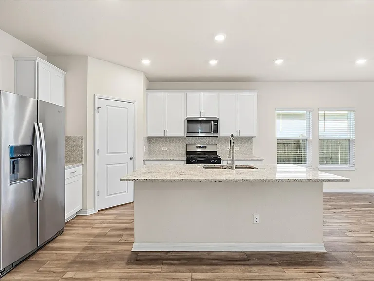 520 Loriner Way — Photo 8