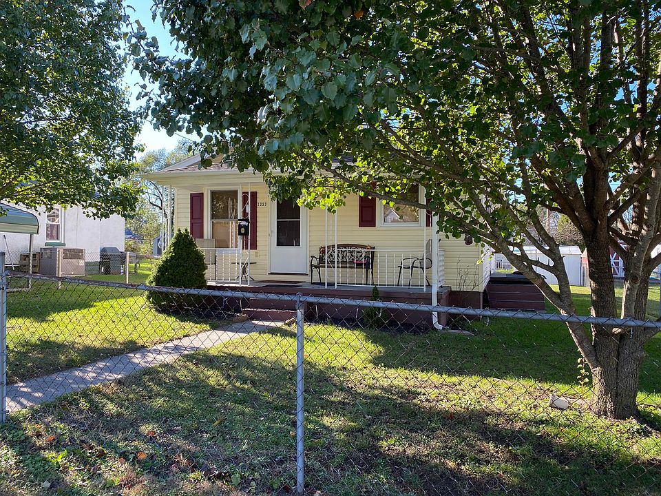 1st image of 1353 Birch Ave