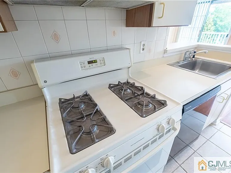 336 Cozzens Ct — Photo 29