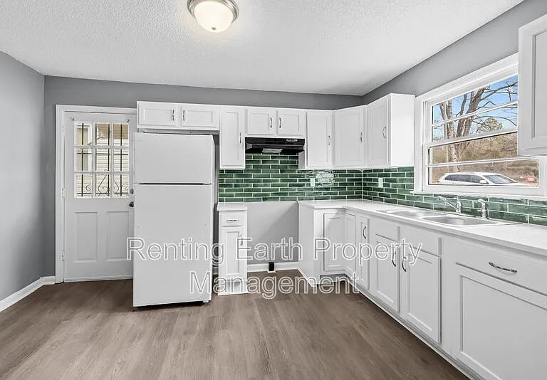 7216 Paris Ave — Photo 14