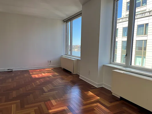 Rented by SERHANT. | media 26