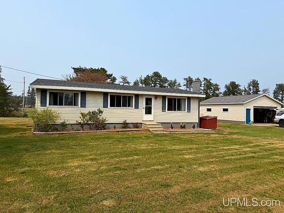 3rd image of 173 Dana Ln