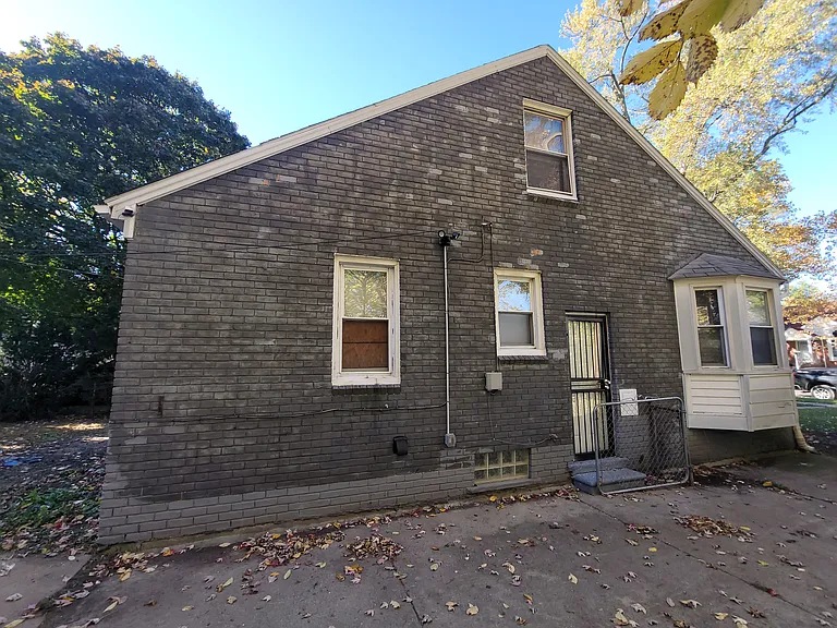 11760 Nottingham Rd — Photo 2