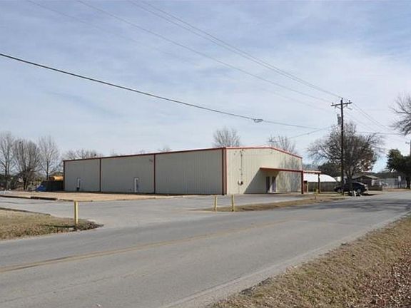 3rd image of 407 S Pearson Ln