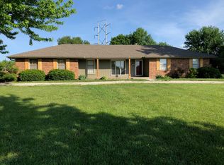 19201 Heritage Dr, Stilwell, KS 66085
