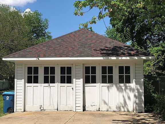 Shared garage & concrete driveway