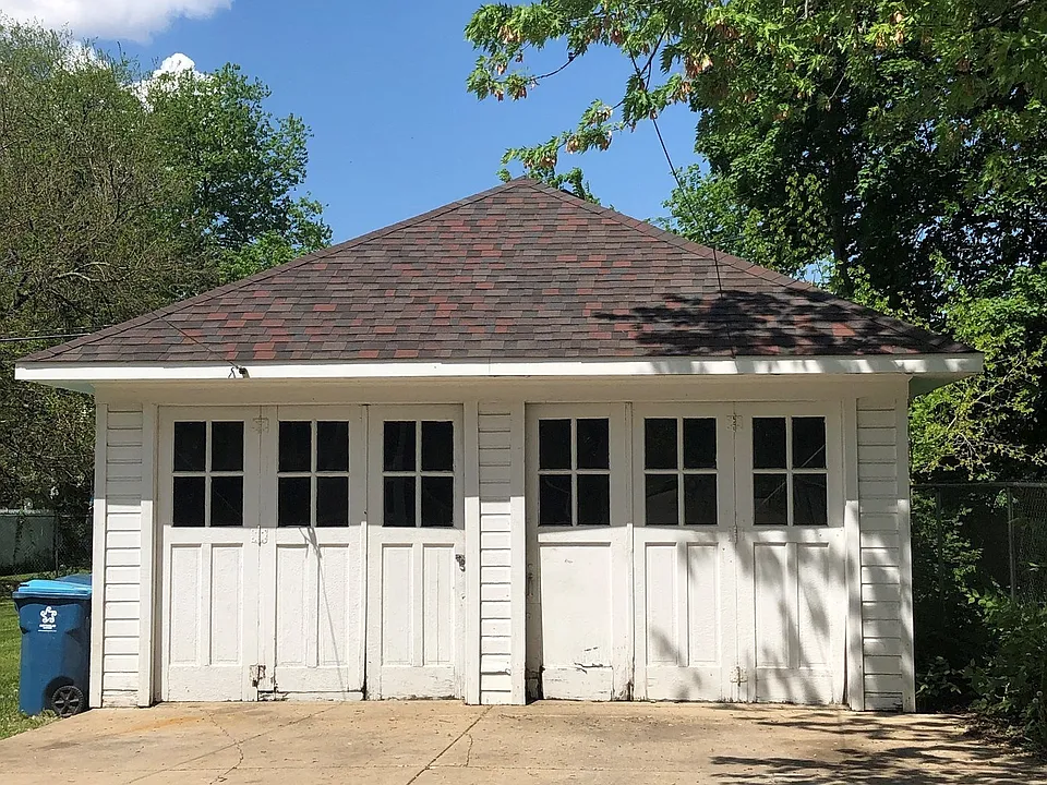 Shared garage & concrete driveway