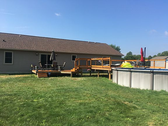 Cedar deck / salt water pool