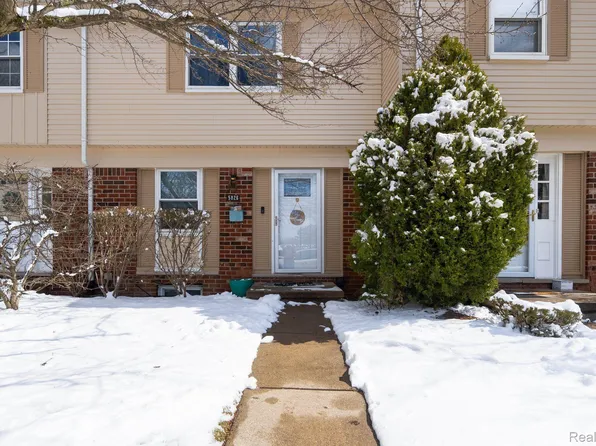 5826 Northfield Pkwy, Troy, MI 48098