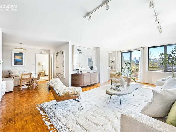 222 W 14th St APT 7E, New York, NY 10011