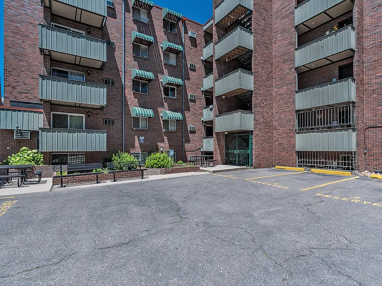 1833 N Williams St #504 — Photo 29