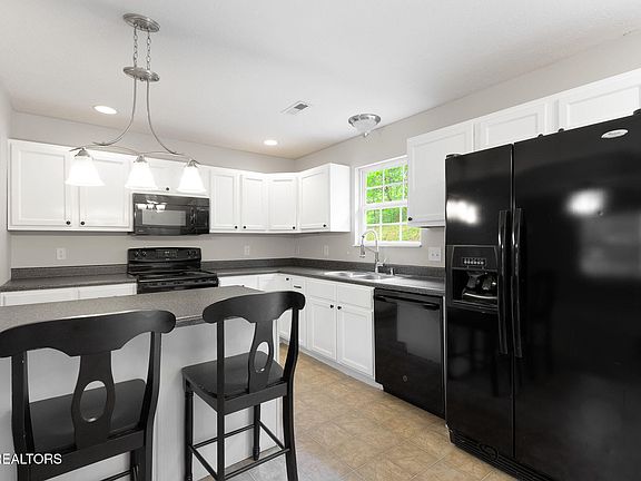 5th image of 8025 Cold Stream Ln