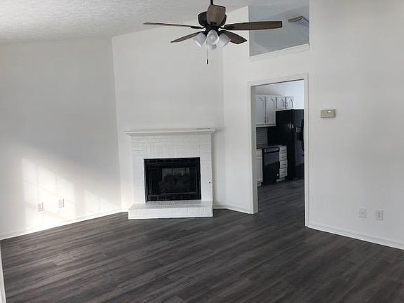 2nd image of 3609 Thornhill Cir W