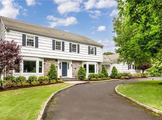 25 Cayuga Rd, Scarsdale, NY 10583