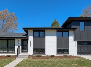 703 N Gibbons Ave, Arlington Heights, IL 60004