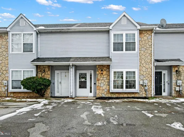 11 Arnold Pl, Newark, DE 19702