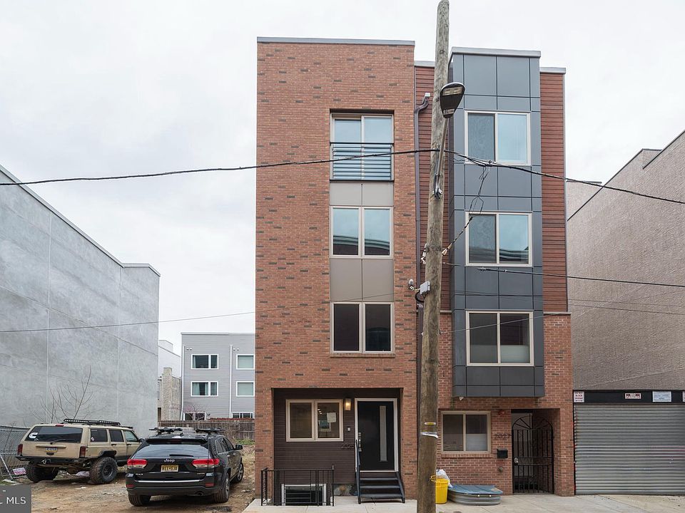 1st image of 2025 Abigail St