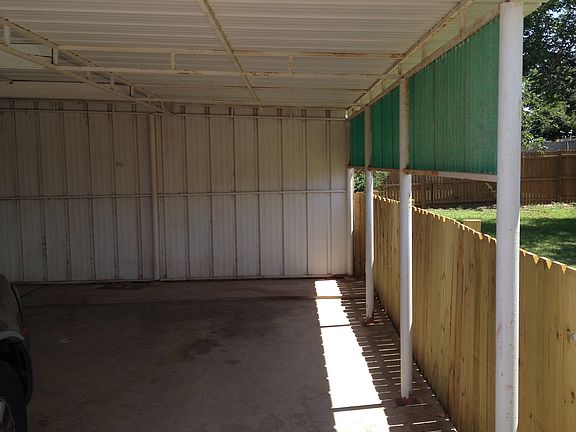 Double Carport/extra parking